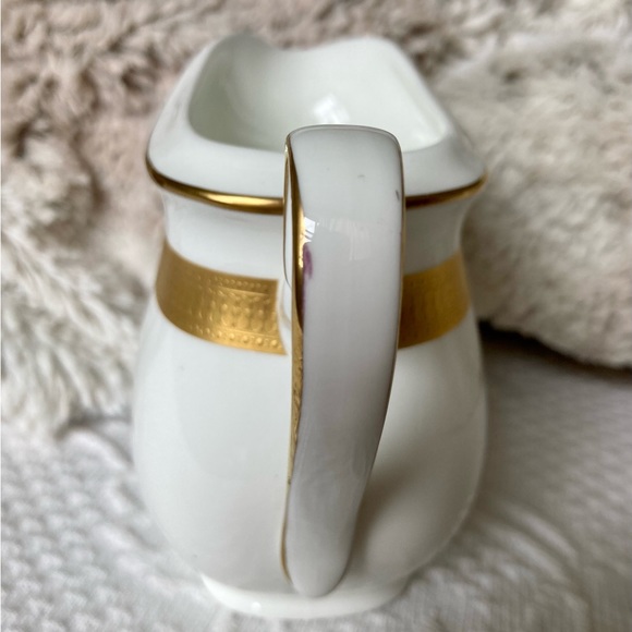 Villeroy & Boch Creamer - Picture 2 of 7